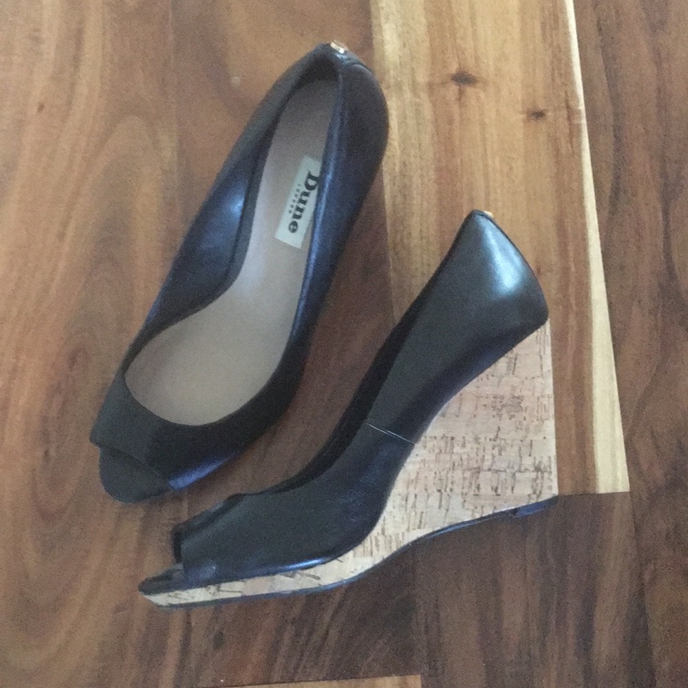 Black Dune wedges